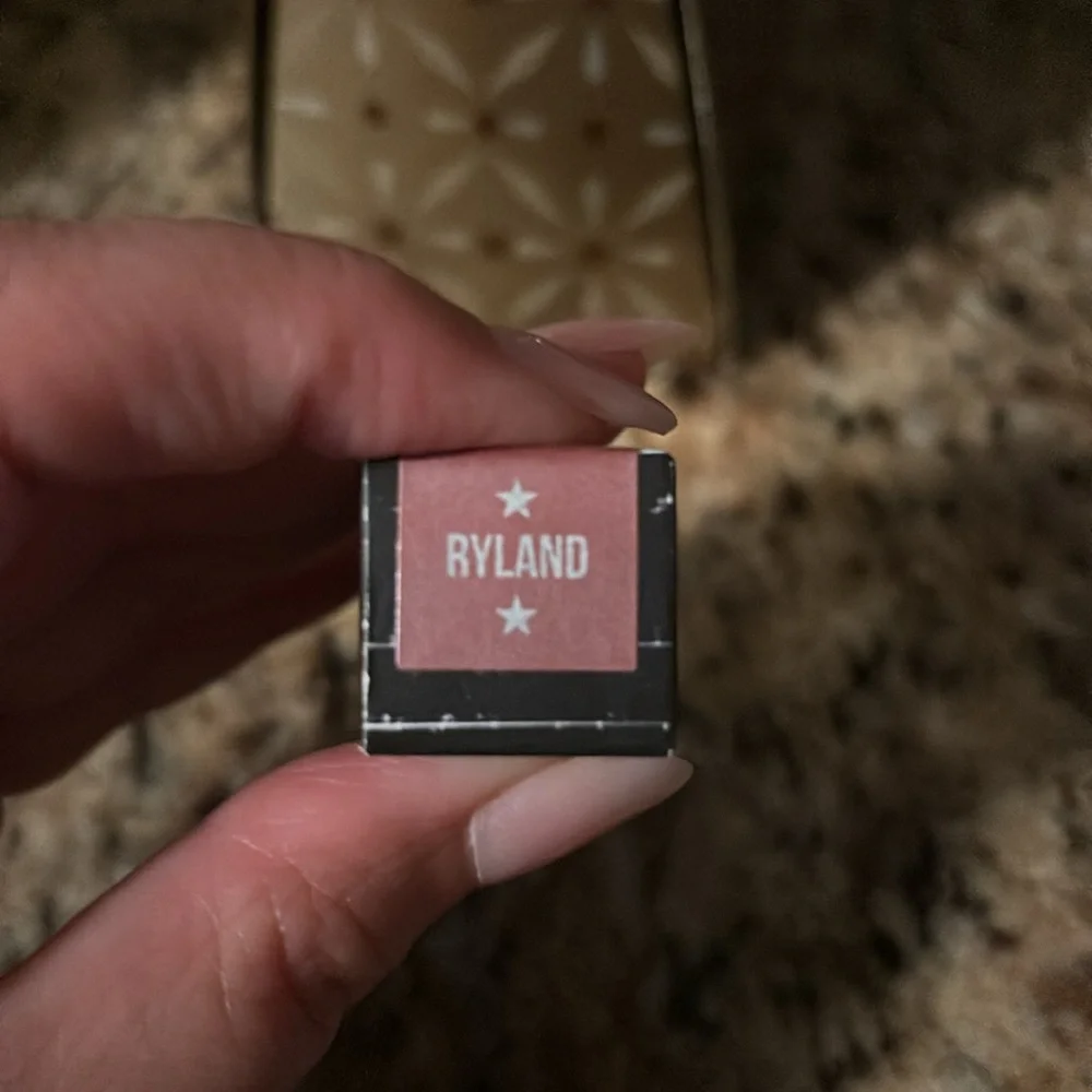 Jeffree Star Ryland velour lipstick - Picture 4 of 5